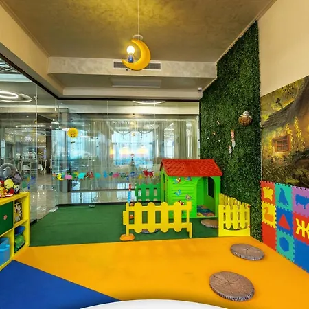 Dea & Ina - & Park In * فيلينغراد